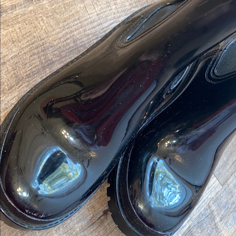 Shiny Black Chelsea Boots